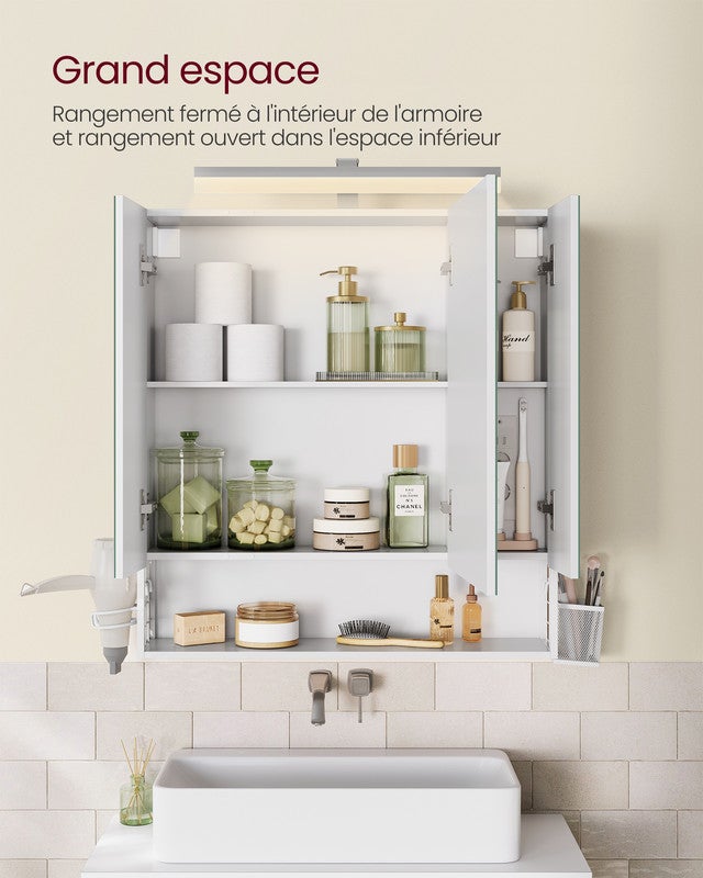 Meuble de Salle de Bain 3 Portes, Armoire Murale avec Miroir, Multiprise, Panier Suspendu, Support pour Sèche-Cheveux, Blanc Nuage - 4