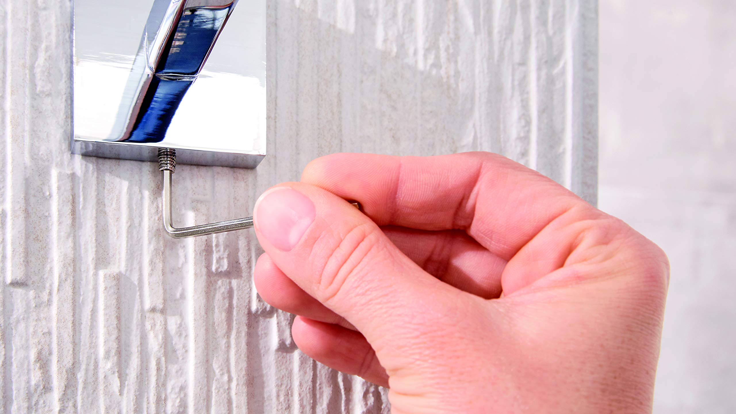 Tesa Deluxxe Scopino WC, Autoadesivo, Cromato Lucido, Design Contemporaneo, Inox Assicurato, 445mm x 98mm x 138mm - 2