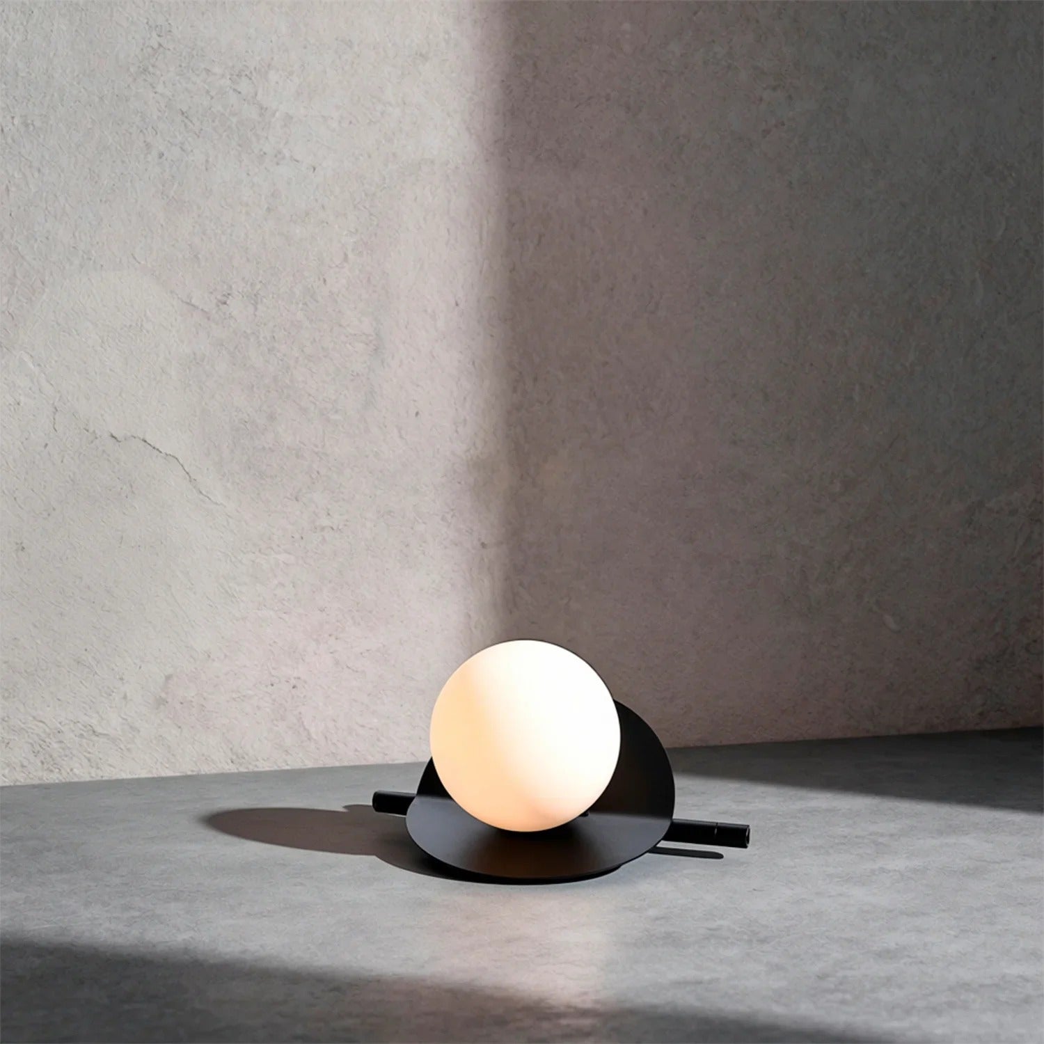 Lampa stołowa industrialna czarna poziomy pręt szklana biała kula do salonu sypialni 1xG9 5W JULES Rabalux