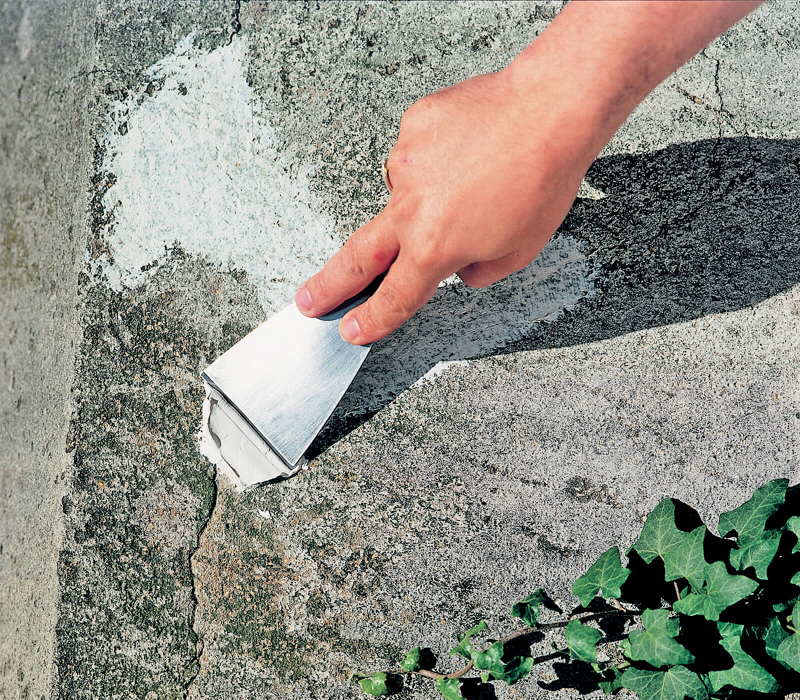Enduit de Rebouchage Élastique Fibrelastic à Base de Fibre de Verre pour Fissures Vivantes, Intérieur/Extérieur, seau de 5 kg - 2