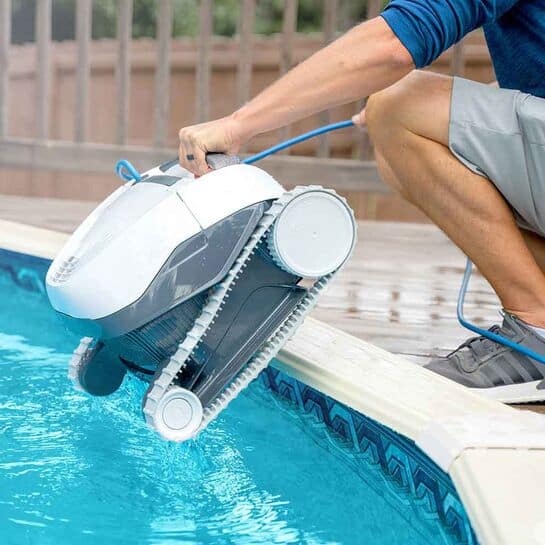 Dolphin e10 Robot nettoyeur de piscine 8m Brosse active à double vitesse sans effort du fond de la piscine Filtre supérieur - 5
