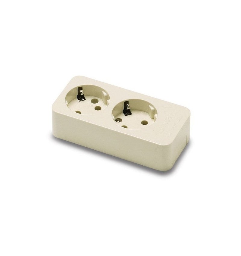 FAMATEL Toma De Corriente Lateral TT 16A 250V – Blanco Marfil, Con Protección Infantil Y Contra Cortocircuitos