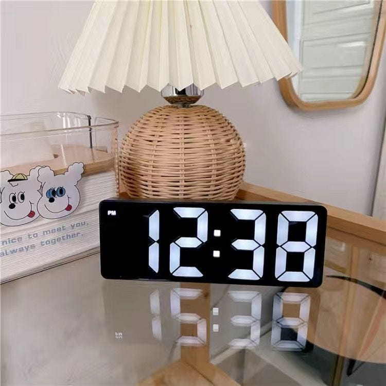 Argento) Sveglia digitale, sveglia a LED con funzione snooze, ricarica Argento) Sveglia digitale, sveglia a LED con funzione snooze, ricarica