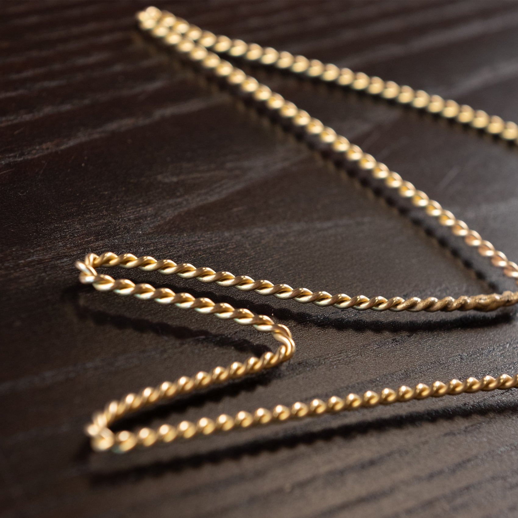 Decorazione da parete con rondine in filo d'ottone - Oro anticato - 0.3 X 15 - 3