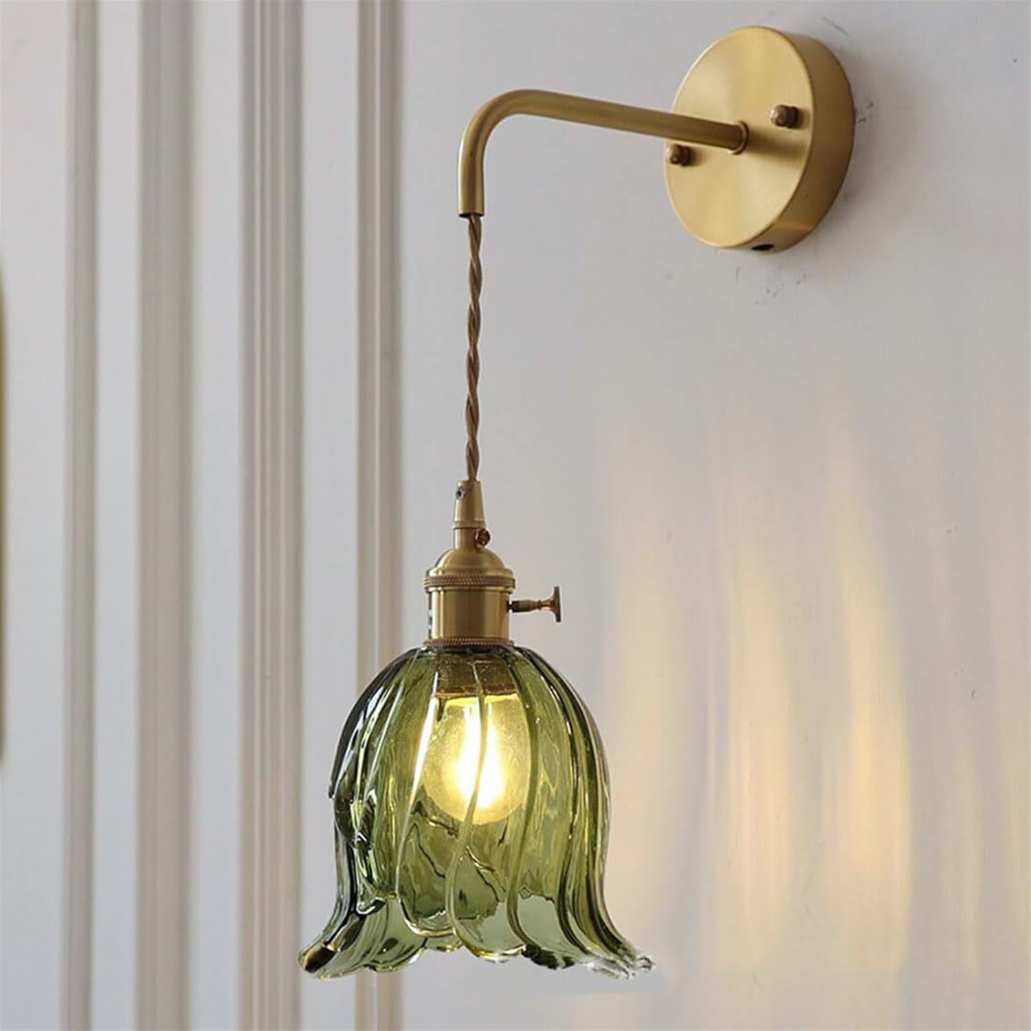 Kinkiet, lampa ścienna w stylu vintage z szklanym kloszem, metalowy żyrandol dekoracyjny, regulowana lampa wisząca (bez żarówki)