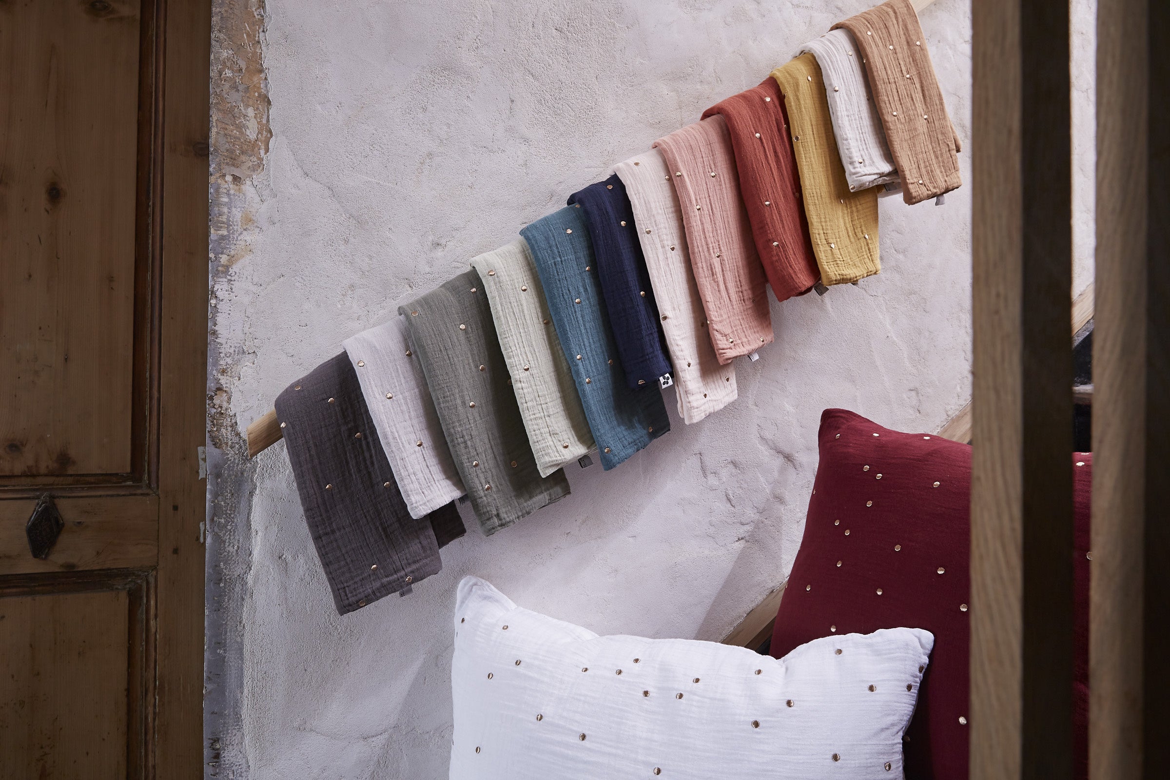 Taie d’Oreiller 60 x 60 cm – Gaze de Coton Brodée Fil Or – Gaïa Chic Eucalyptus - 3