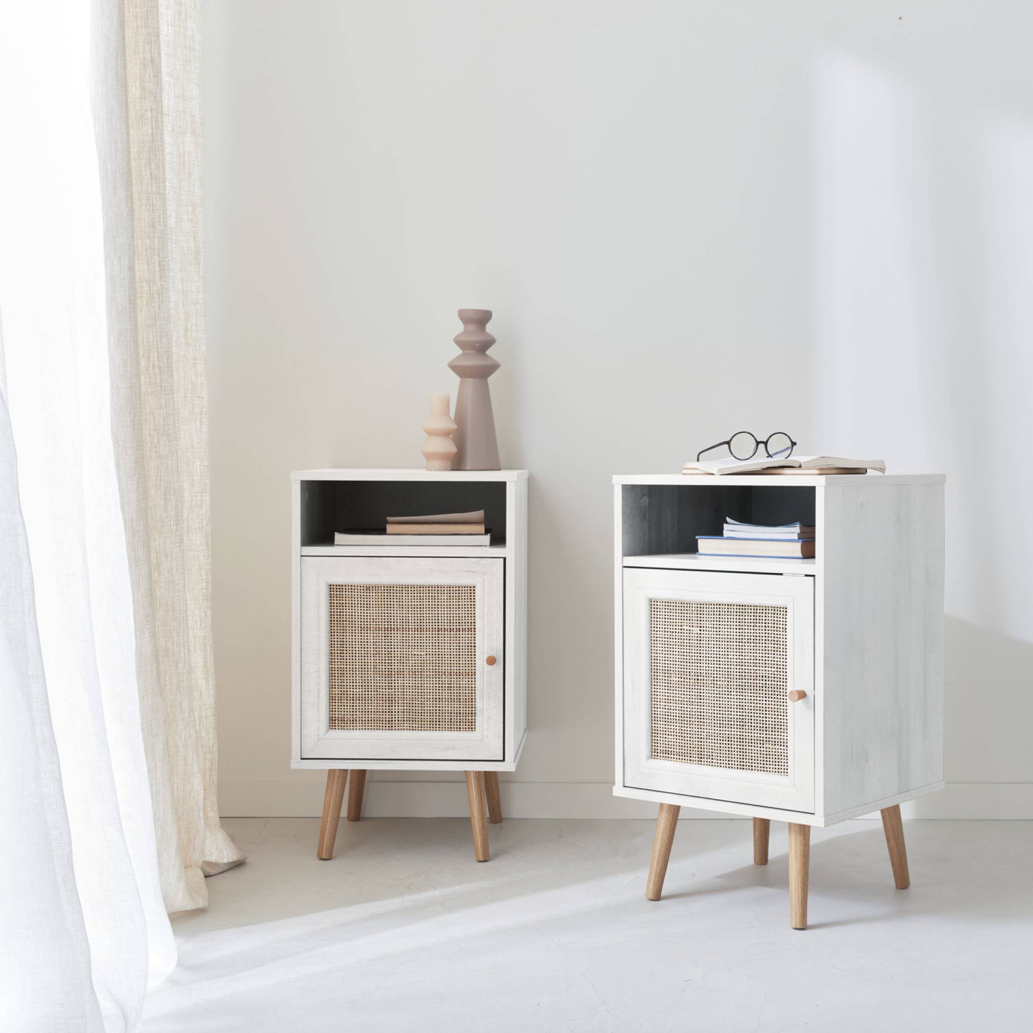 Lot de 2 tables de chevet en cannage - Bohème - 40x39x65.8cm Blanc - 2 niveaux - 1 portes - 1 espace de rangement - pieds scandinaves - 2