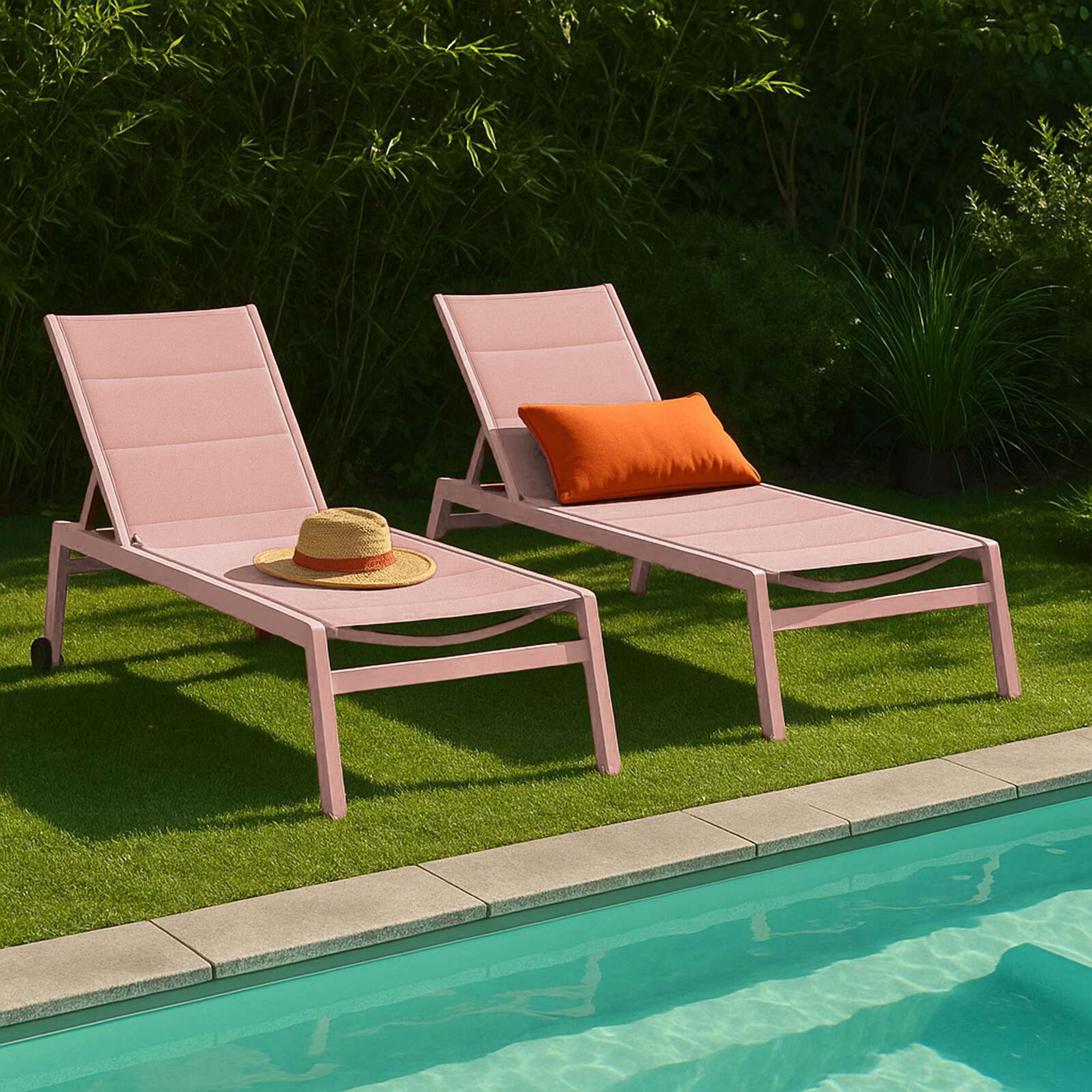 Lot de 2 bains de soleil en aluminium et textilène rose poudré | Leroy ...