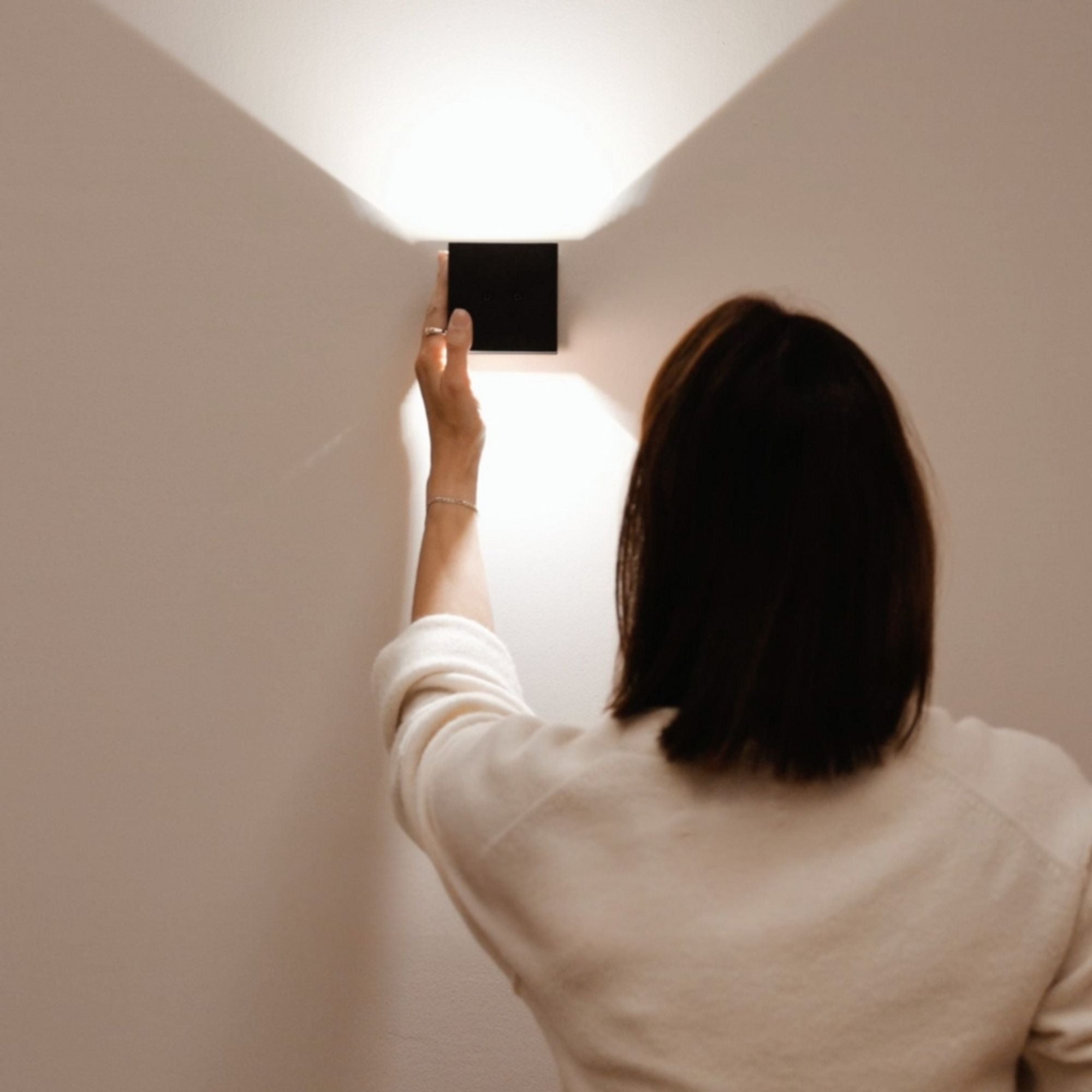 s.luce - Applique murale LED Ixa avec détecteur de mouvement, béton, carrée - 7