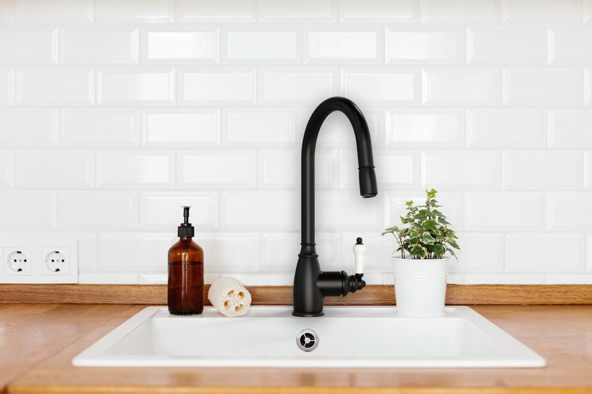 Bateria kuchenna z wyciąganą wylewką ESSEBAGNO Ascott czarna - 3