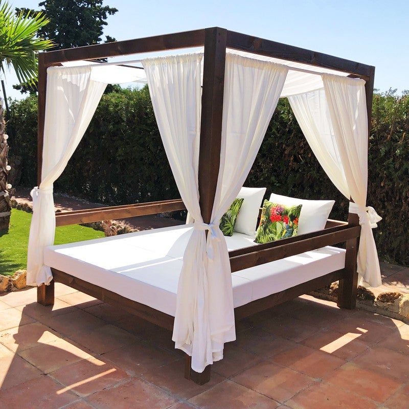 Cama balinesa de madeira com bases para copos - 3