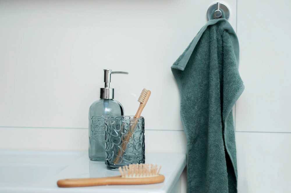 Distributeur de savon VETRO, gris, Wenko, WENKO - 2