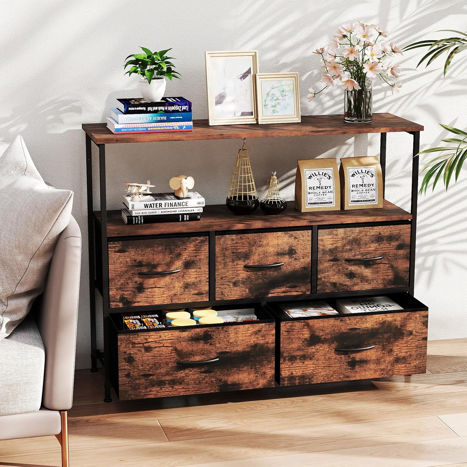 Comodă cu 5 sertare din țesătură, bufet cu 2 rafturi deschise, structură metalică, capac din lemn, sufragerie, hol, 100 x 30 x 80 cm (maro)
