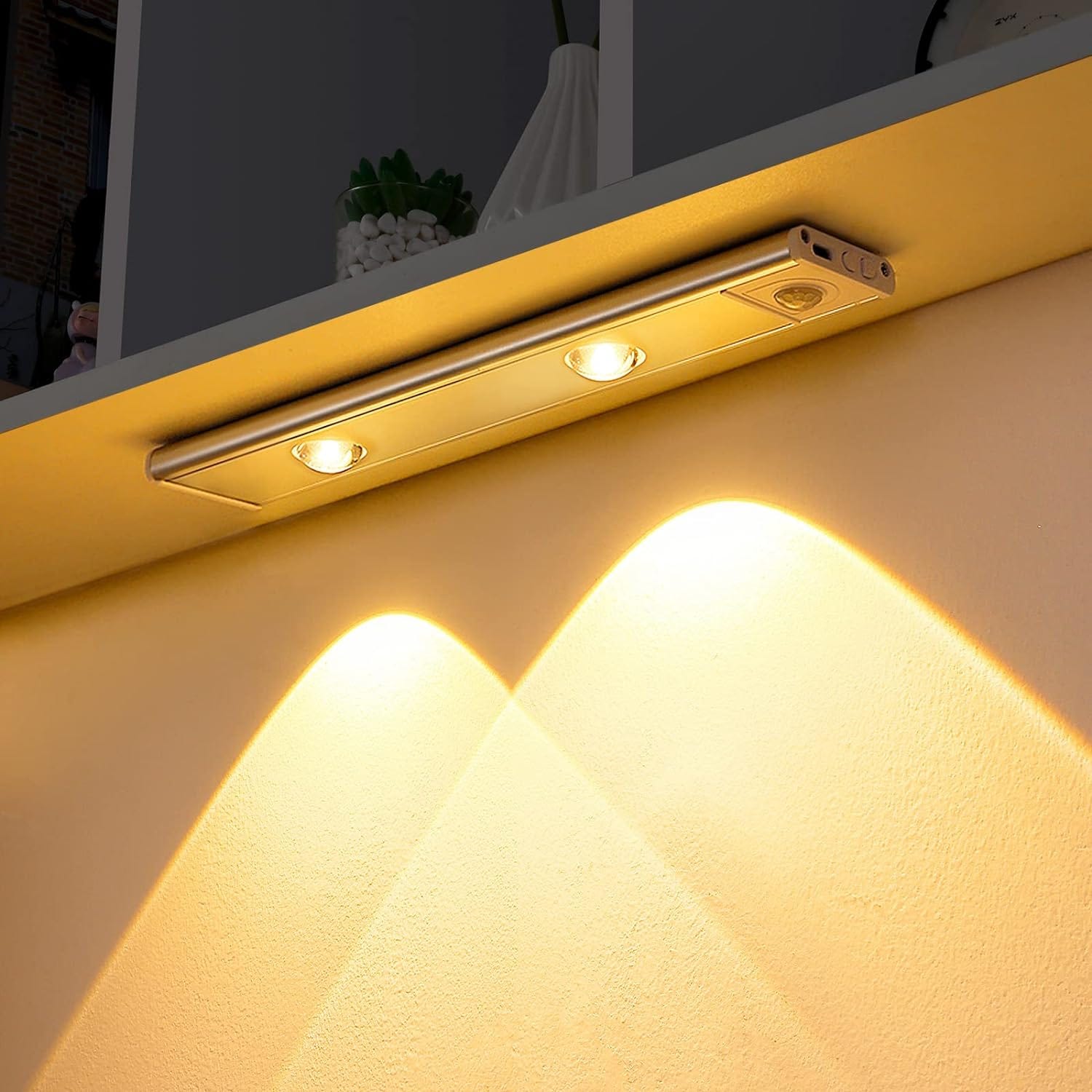 Lampe LED sous plan de cuisine avec détecteur de mouvement - dimmable - 300 lumens Lampe LED sous plan de cuisine avec détecteur de mouvement - dimmable - 300 lumens