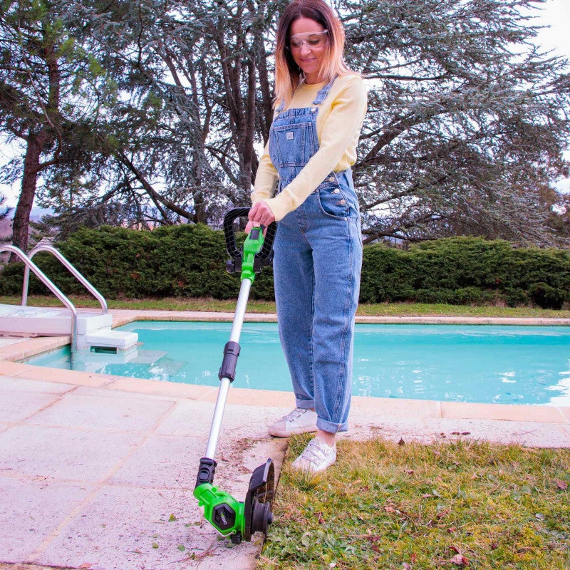 Packs d'outils de jardin 18V : Taille Haie / Coupe bordure / Souffleur avec chargeur et batterie 4Ah - 3