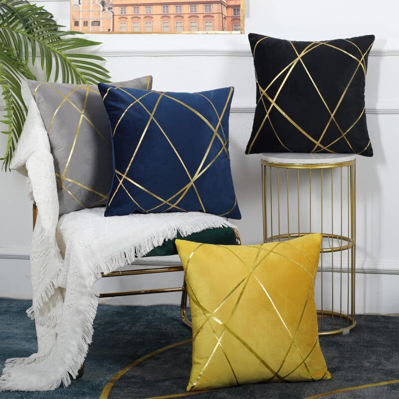 Lot de 2 housses de coussin 45 x 45 cm Coussins décoratifs en velours noir avec coussins géométriques en fil doré - 3