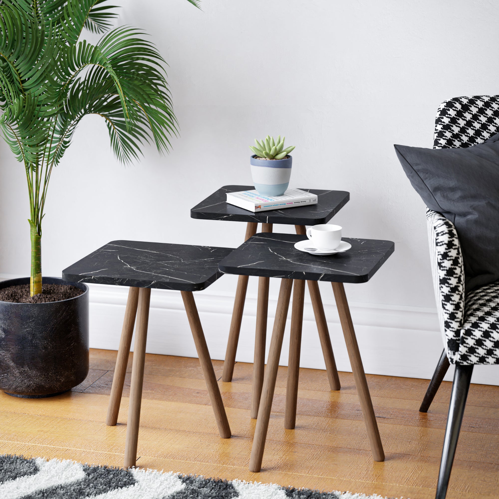 Set de 3 tables d'appoint Hobro carrées trépied noir [en.casa] | Leroy ...