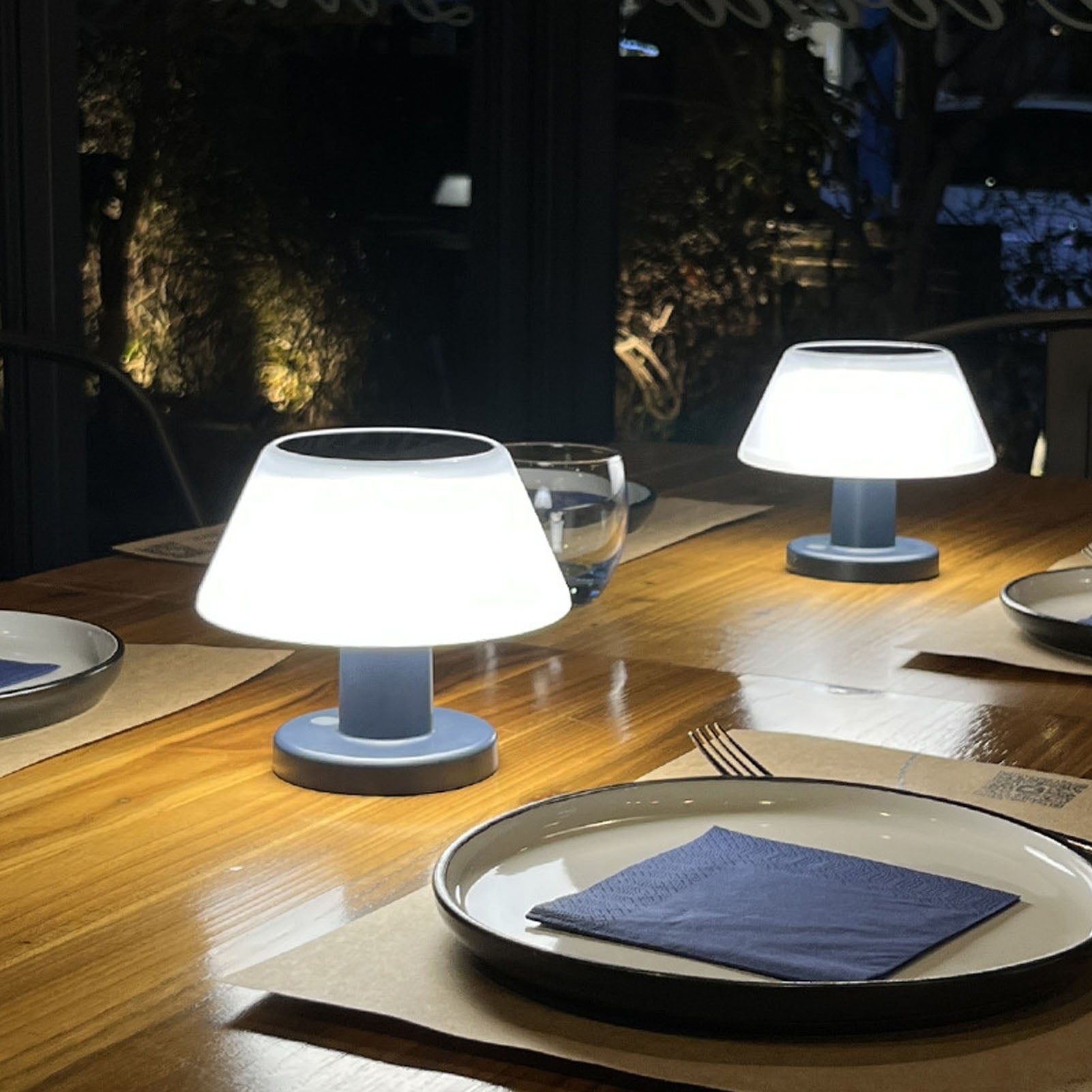 Lampe de table solaire 2 en 1, étanche IPX4, haute luminosité, 4 niveaux d'intensité variable, pour intérieur et extérieur - 4