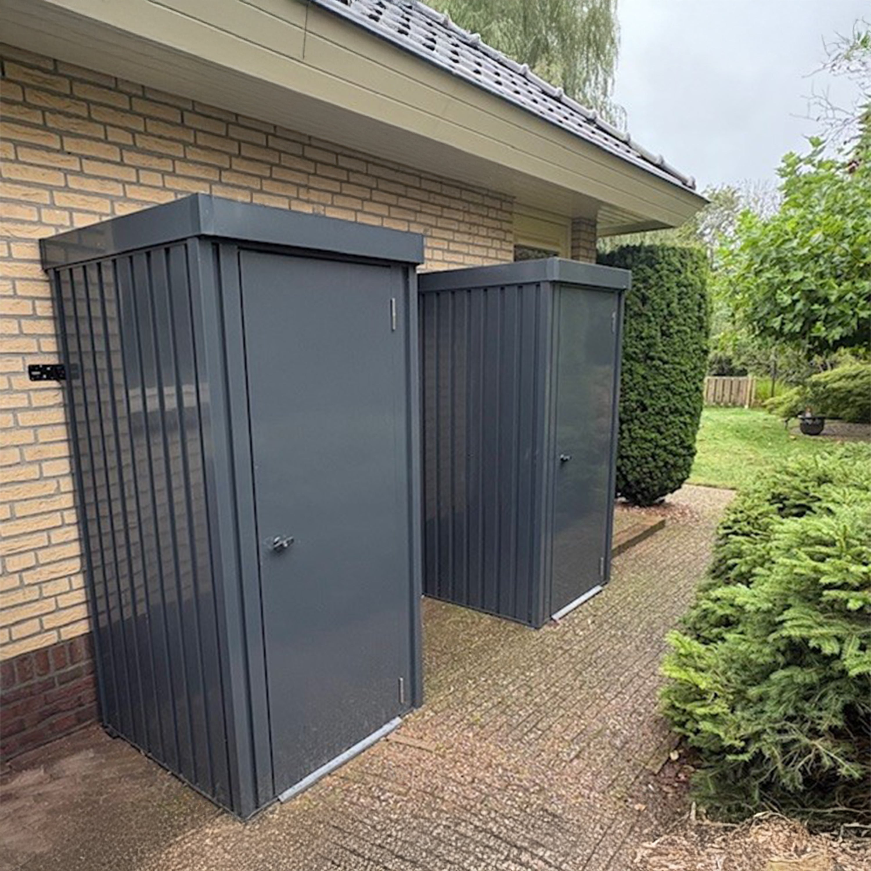 AXI Hector Premium Armoire de Jardin, 1300L, en Acier Galvanisé| Armoire Exterieur, Toit Incliné | Armoire de Rangement Extérieur | Serrure avec 2 - 3