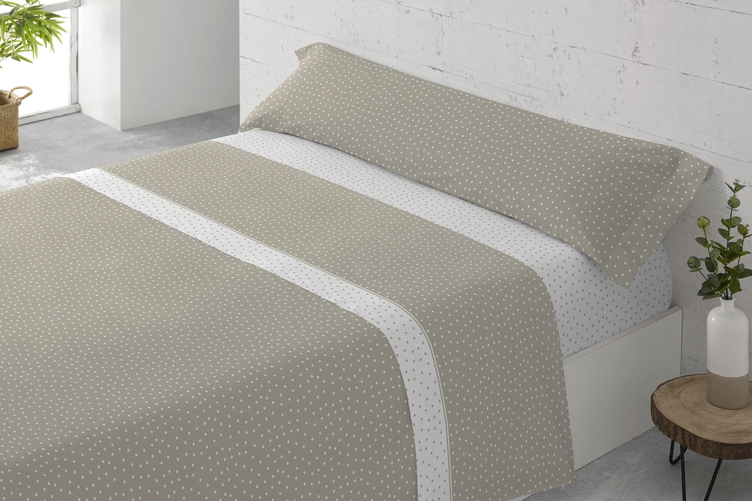 Juego de sábanas tres piezas cama de 90cm lunares beige donegal