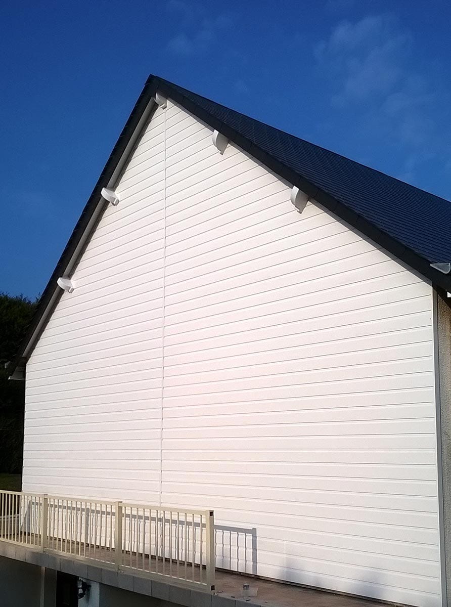 Lame de bardage PVC recyclé AIGIS Profil Double Lame en pose par ...