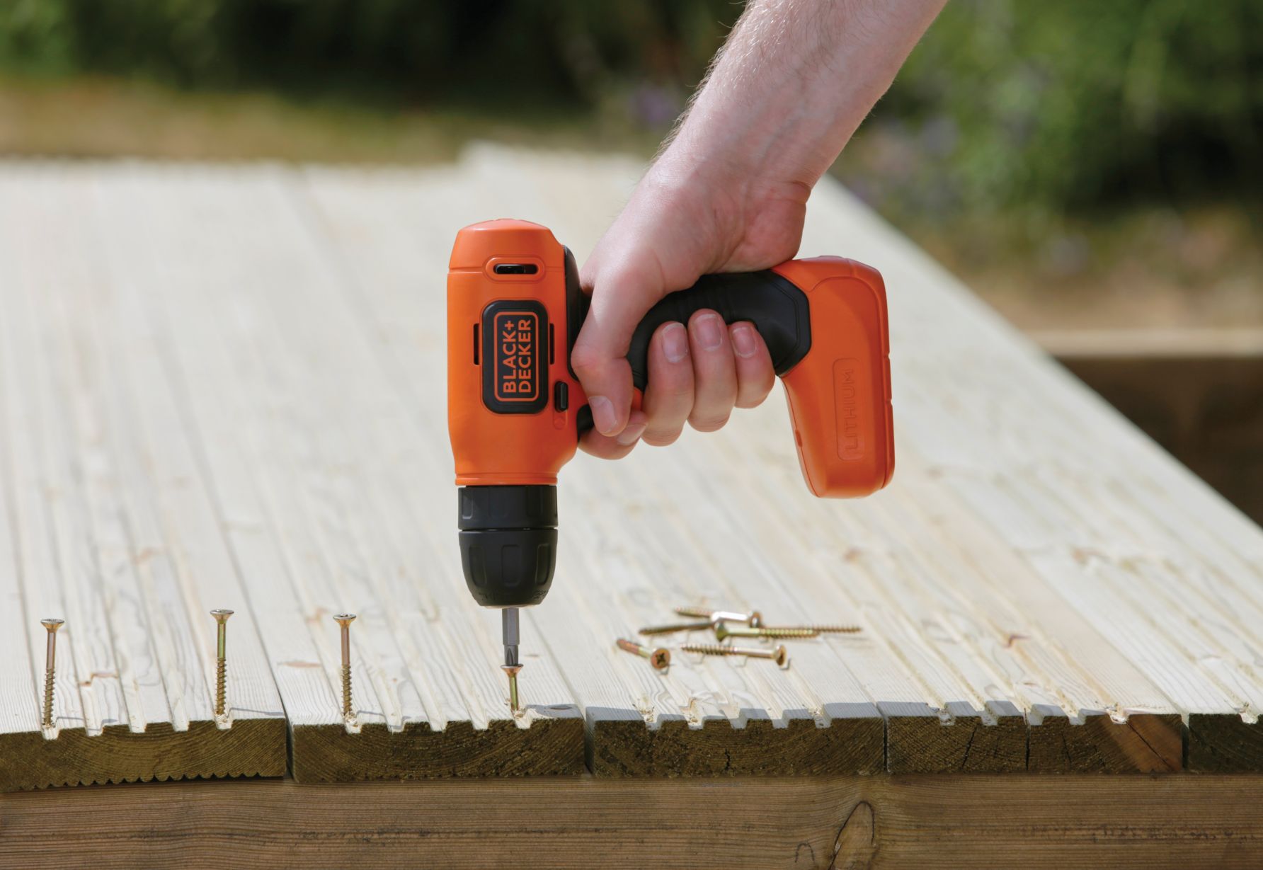 Perceuse visseuse compacte sans fil BLACK et DECKER - Batterie 7,2V Li-ion - 84409 - 7