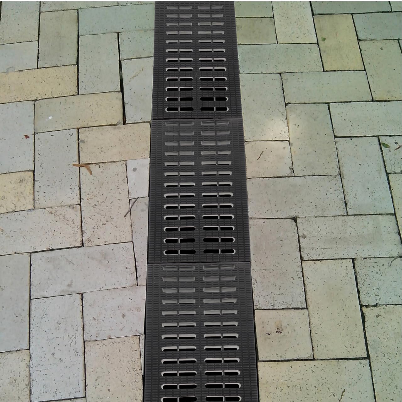 Grille De Drainage, Plastique Grille De Drainage Exterieur, Couverture D'éGout ExtéRieure Pour Jardin Garage Protection Contre Feuilles - 8