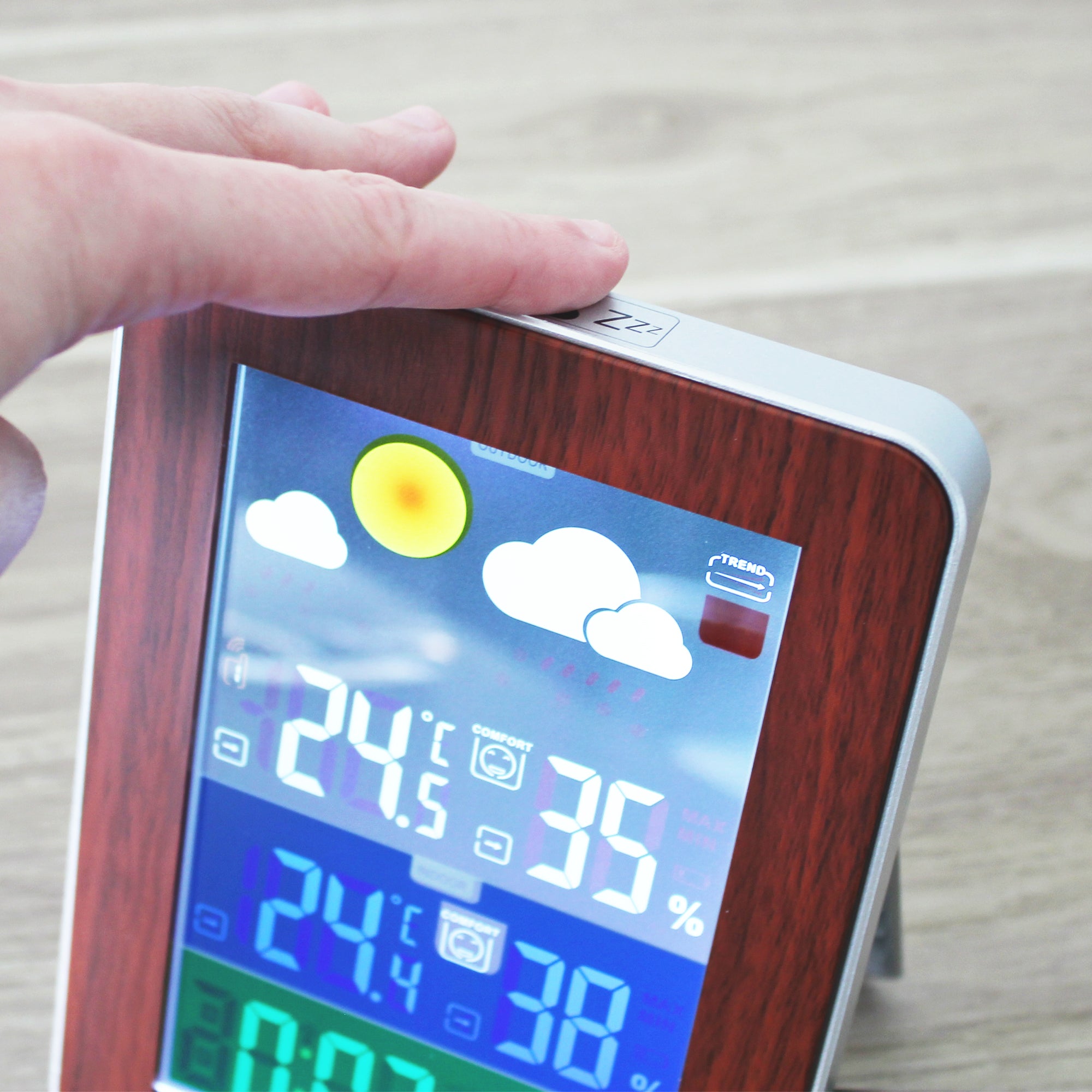 Stazione Meteo Color & Wood FISHTEC Radio Controllata Schermo XL Colori Legno Argento Sensore Esterno Fasi Lunari Doppia Sveglia 7 Lingue - 2