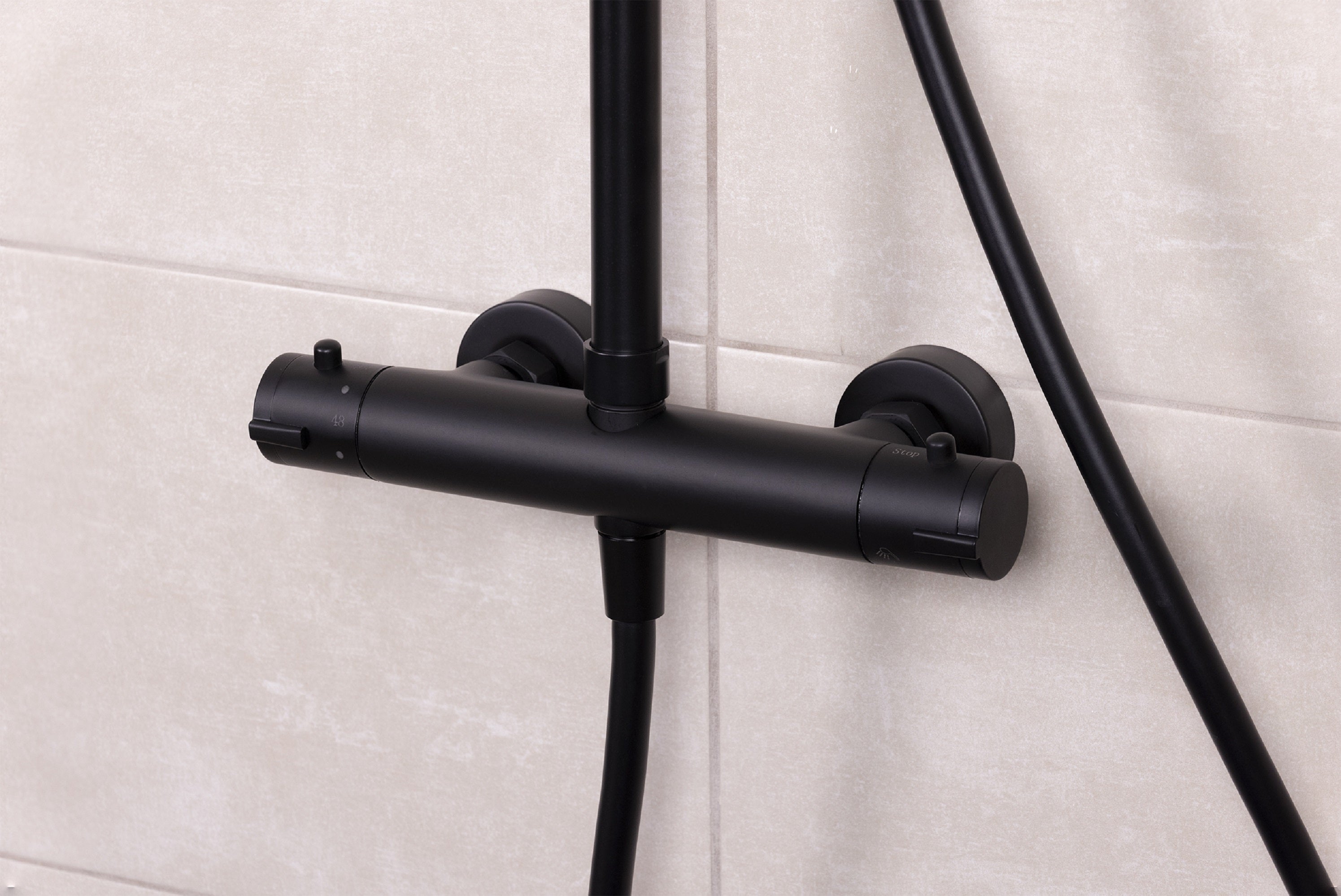 Colonne de Douche Noire avec Mitigeur Thermostatique BERENS by Eurosanit - 8