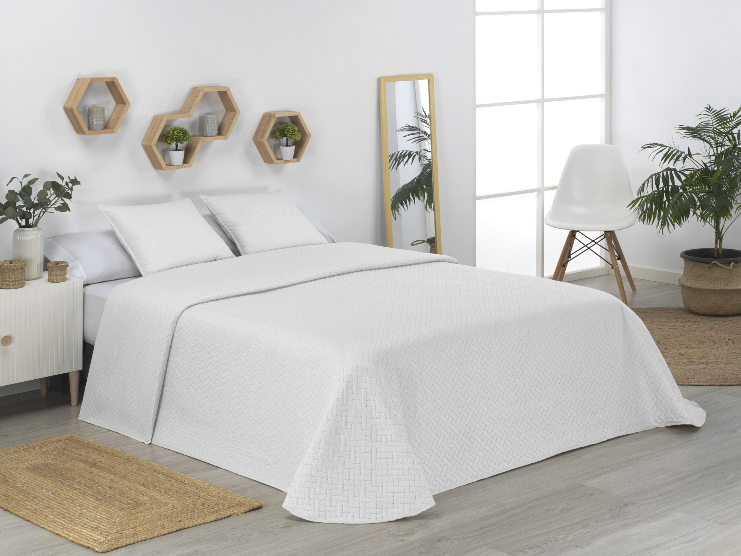 Colcha Bouti Lisa + Funda Cojín Belmonte Blanco Cama 90 ((180x260cm ...