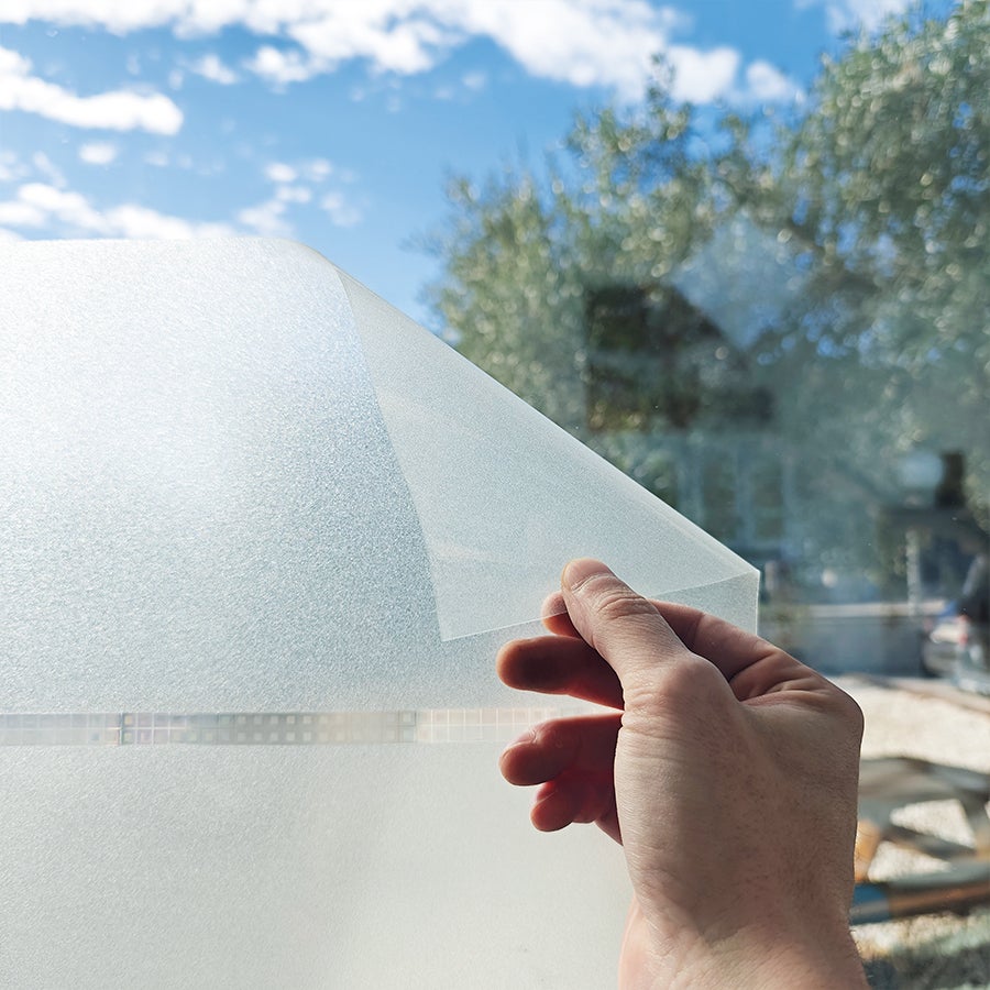 Vinilo estático para vidrios Tebas. Privacidad y decoración. 99% protección UV. SIN adhesivo. Fácil colocación con agua. Reposicionable. 92x150cm - 4