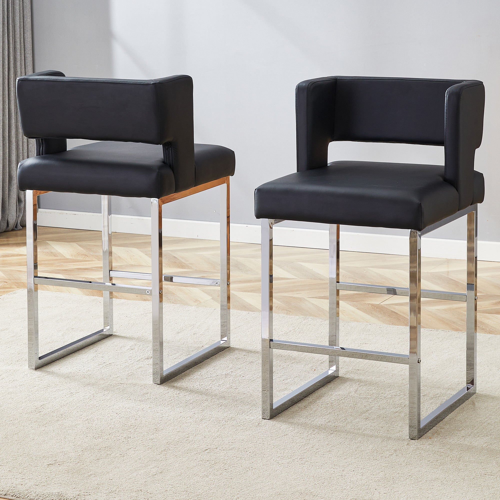 2 chaises bar noires style nordique, design carré, pieds métal argenté ...