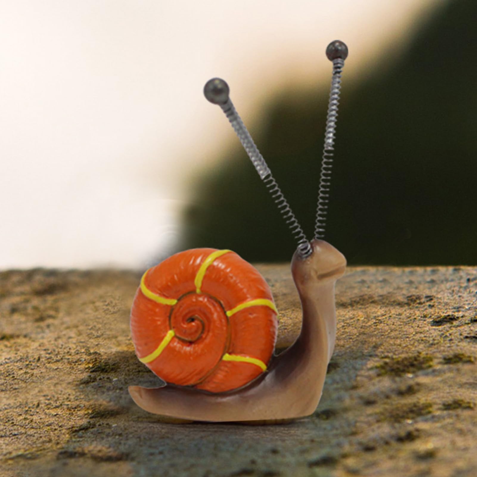 Tcwhniev 2 piezas de caracol decoración de jardín de caracol de metal, lindo y divertido caracol para patio, decoración de valla de caracol amarillo, decoración de caracoles naranjas, decoración al