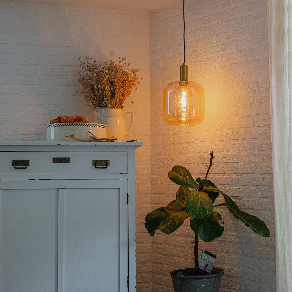 Qazqa designerski lampa wisząca z kloszem (1 punkt) inteligentny - Zuzanna - mosiądz i bursztynowy, żarówkami LED 7w, e27, 2700k