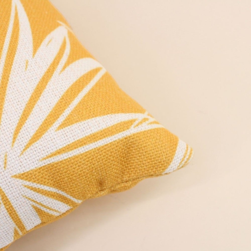 Coussin déperlant & anti uv fleuri jaune 50x30cm - Ornami - 5