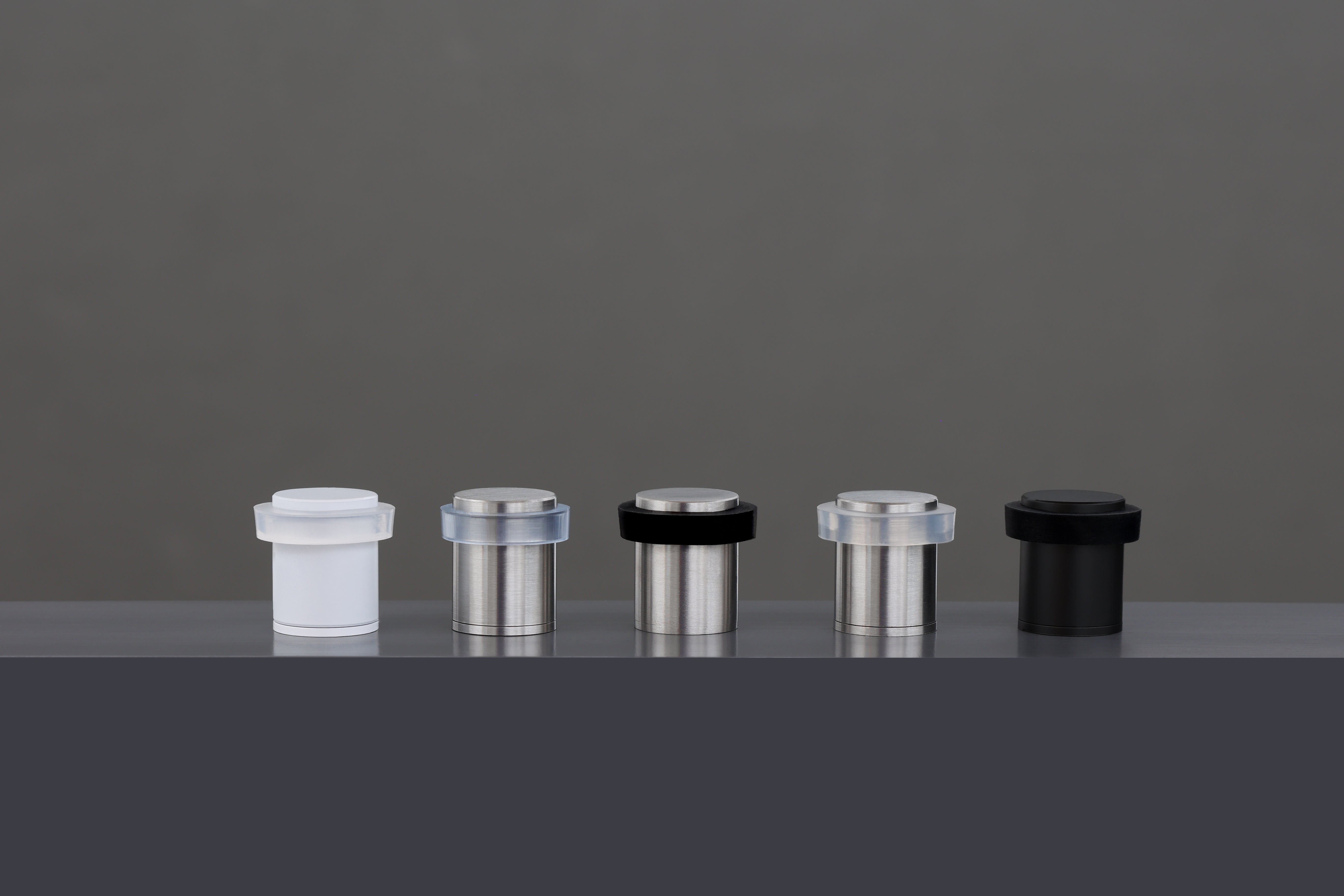 Lot de 4 butées de porte 20 x 25 mm pour sol, acier avec caoutchouc de protection blanc, montage à vis, Herrajes EVI - 6