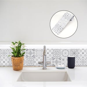 Frise adhesive carrelage salle de bain