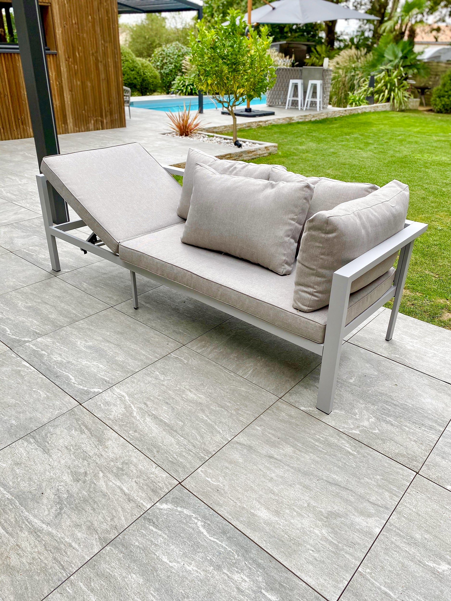 Ensemble repas de jardin 9 places en aluminium ANTALYA - DCB GARDEN - 4