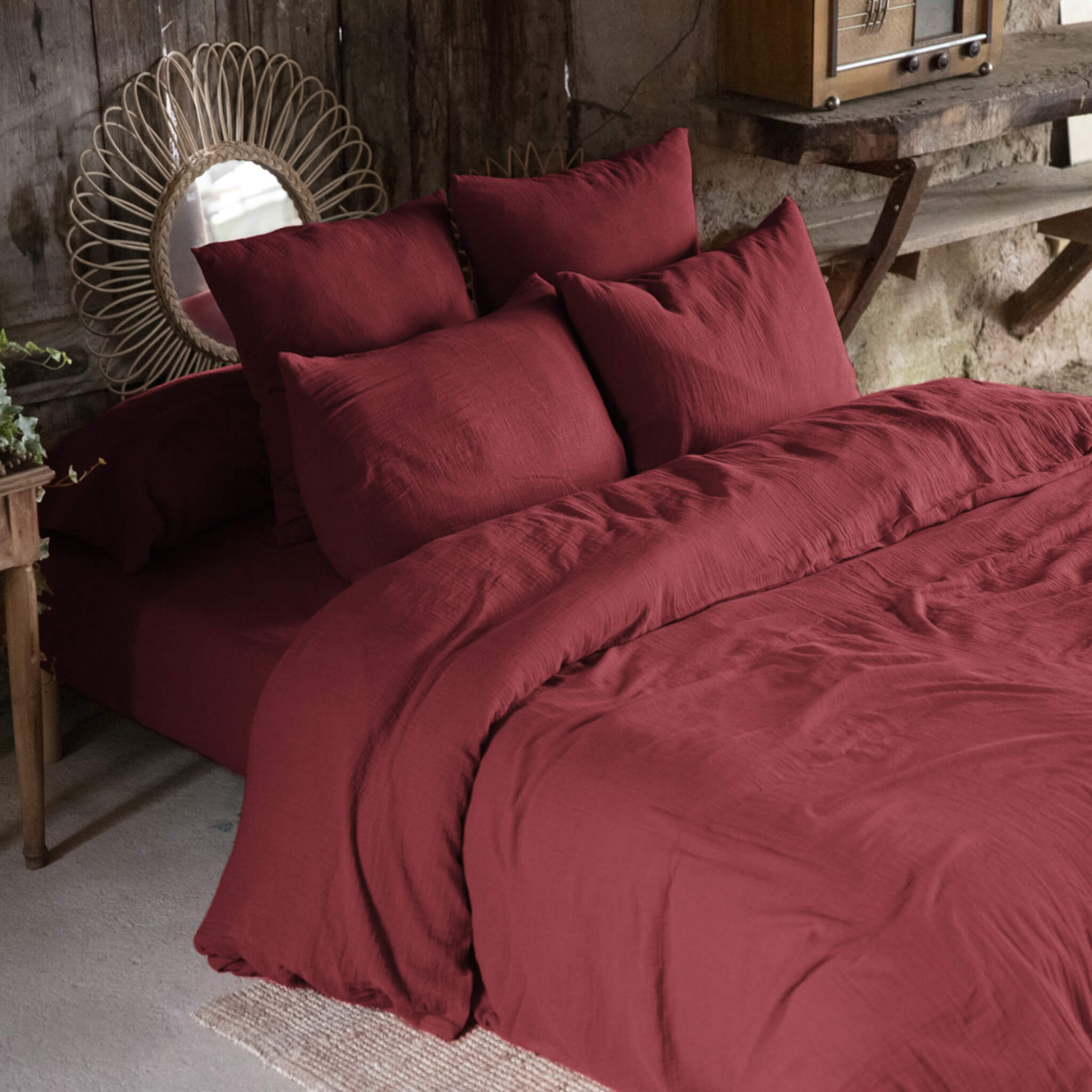 Parure de lit 140x200 double gaze de coton bordeaux Terre de Nuit — free download