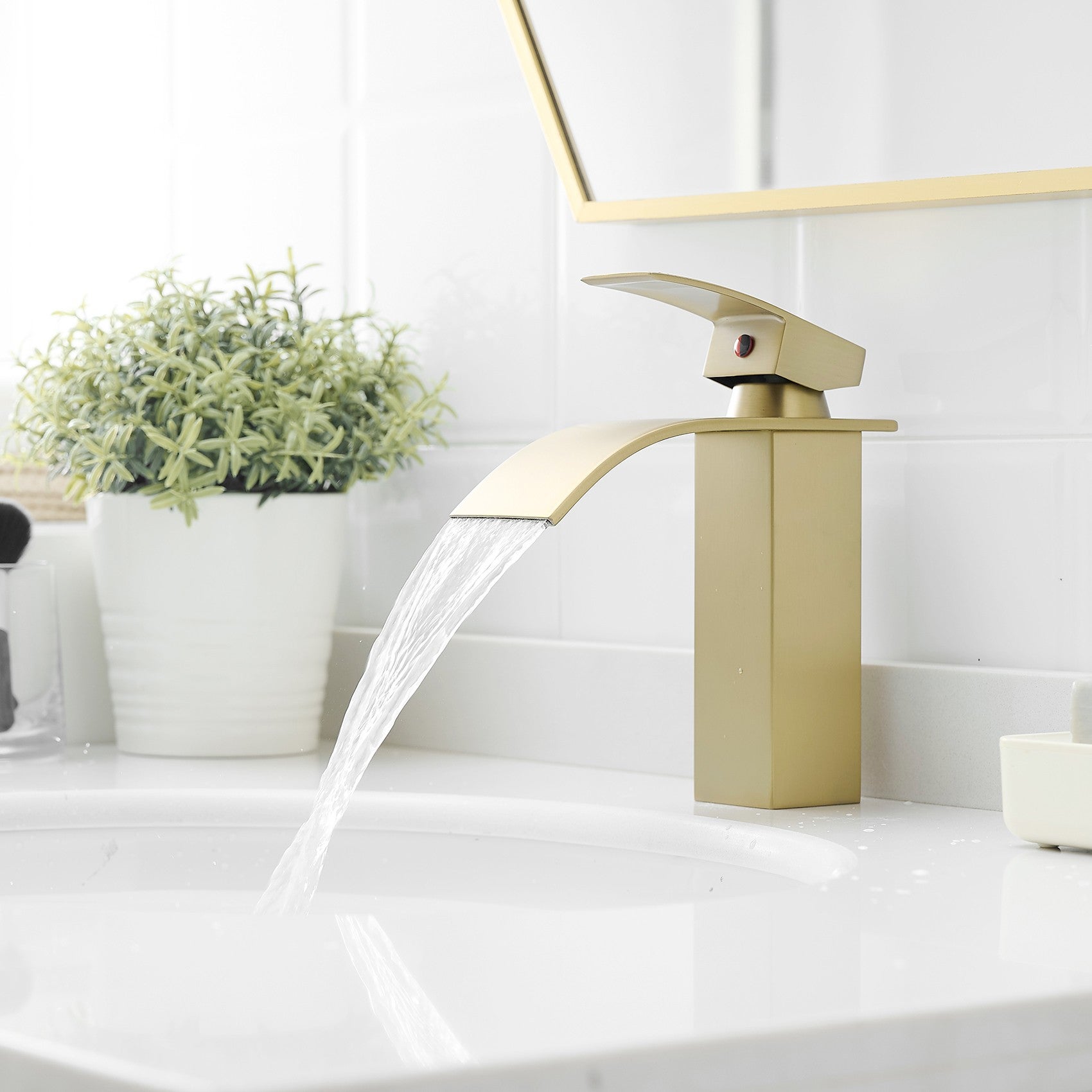 TIBRE Robinet mitigeur bec plat en cascade or brossé - salle de bain - 2