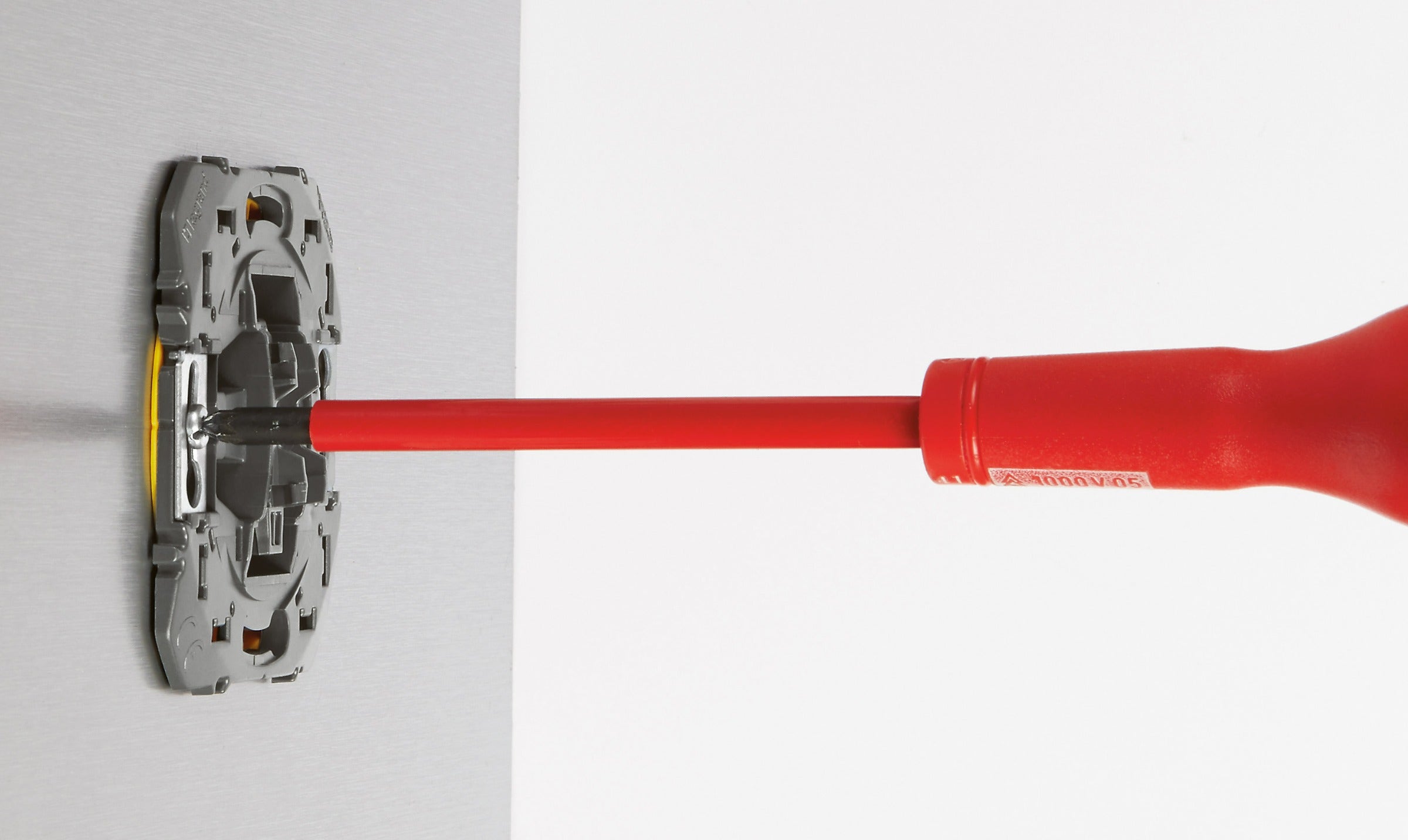 Prise de courant 2P+T Dooxie 16A surface blanc - 7