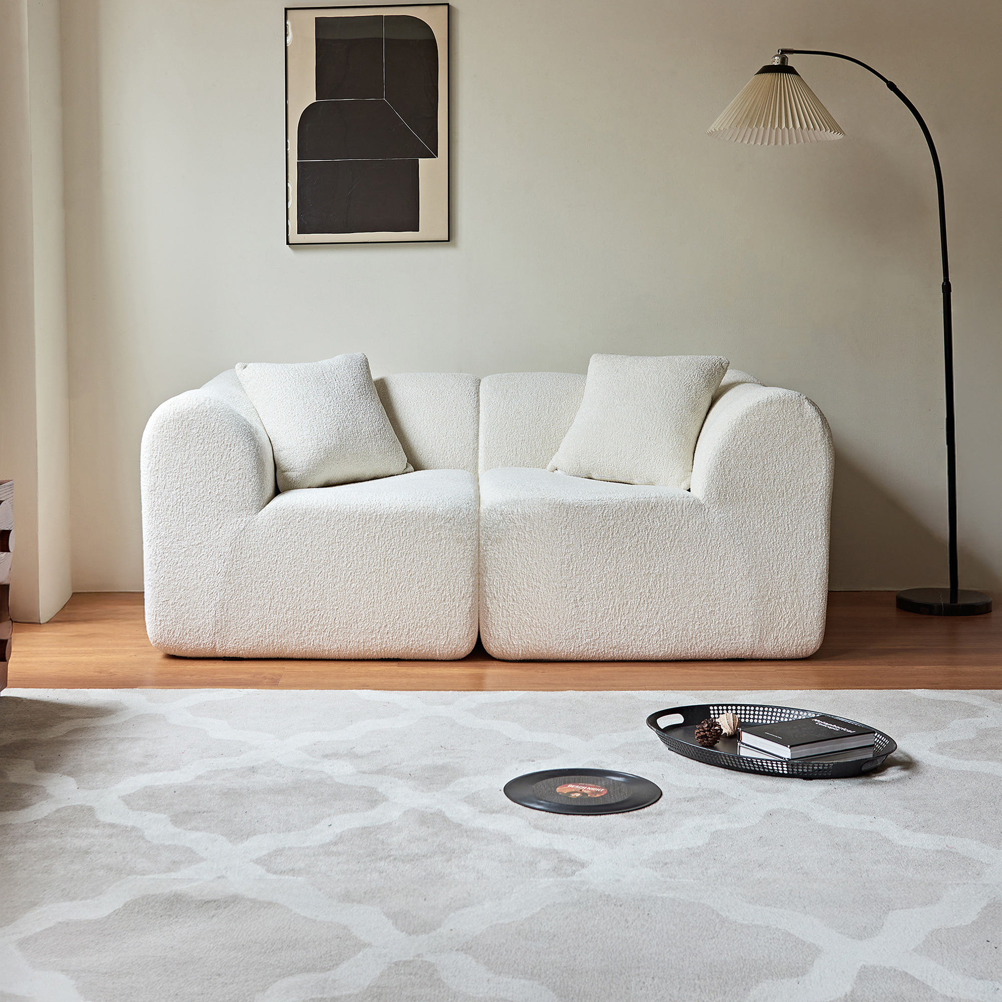 Canapé 2 places en velours beige avec coussins, design compact pour salon, bureau ou petit appartement - 3