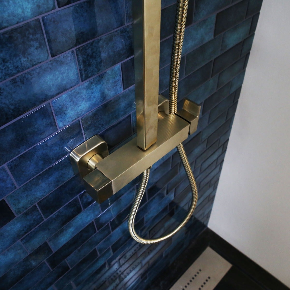 Square II colonne de douche carrée mécanique or brossé - 4