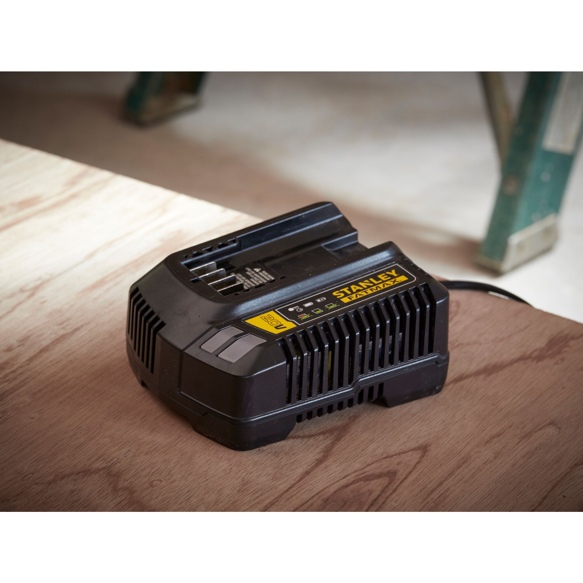 Chargeur de batterie Stanley Fatmax V20 Sfmcb 14 - 2