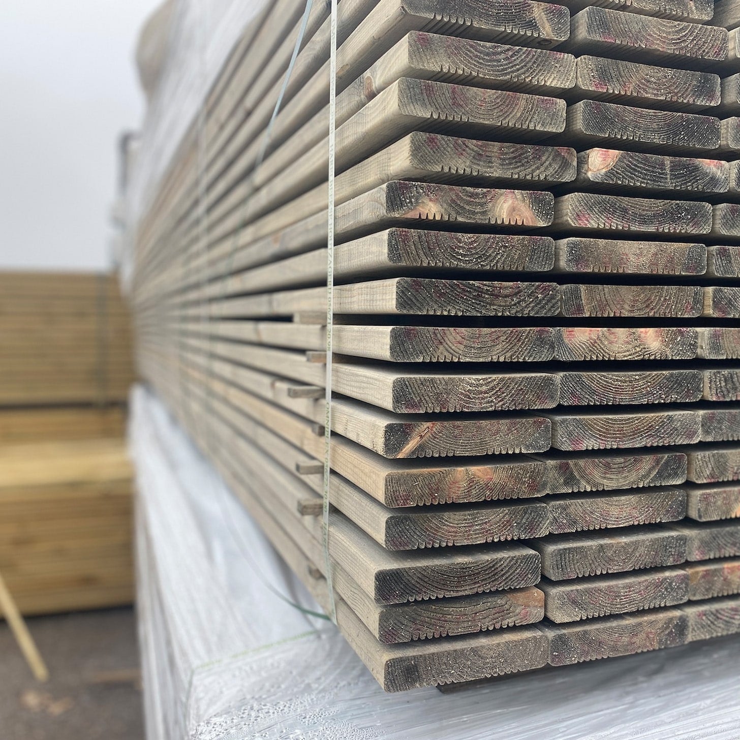 Planches de terrasse Pin autoclave Gris pour 40 m² • Longueur 4,2 m ...