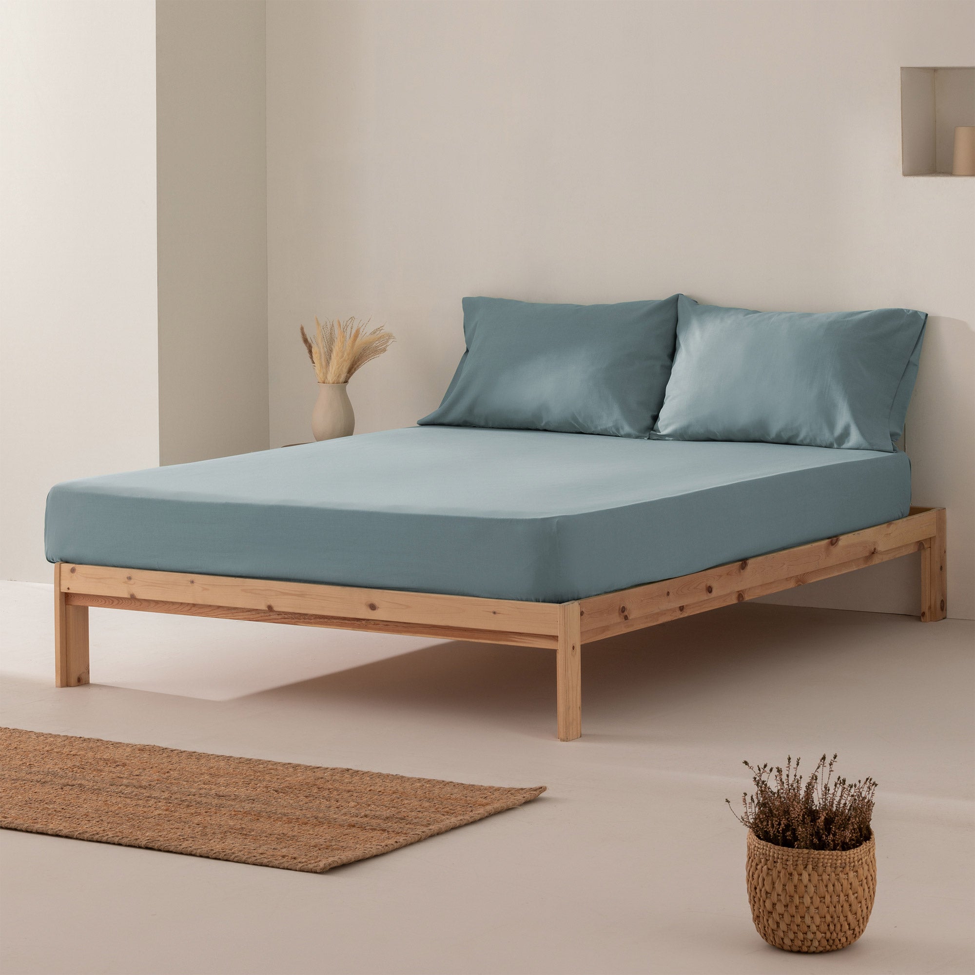 Lenzuolo sotto con angoli in 100% cotone traspirante tinta unita per letto 140x200x30cm colore Blu - 2