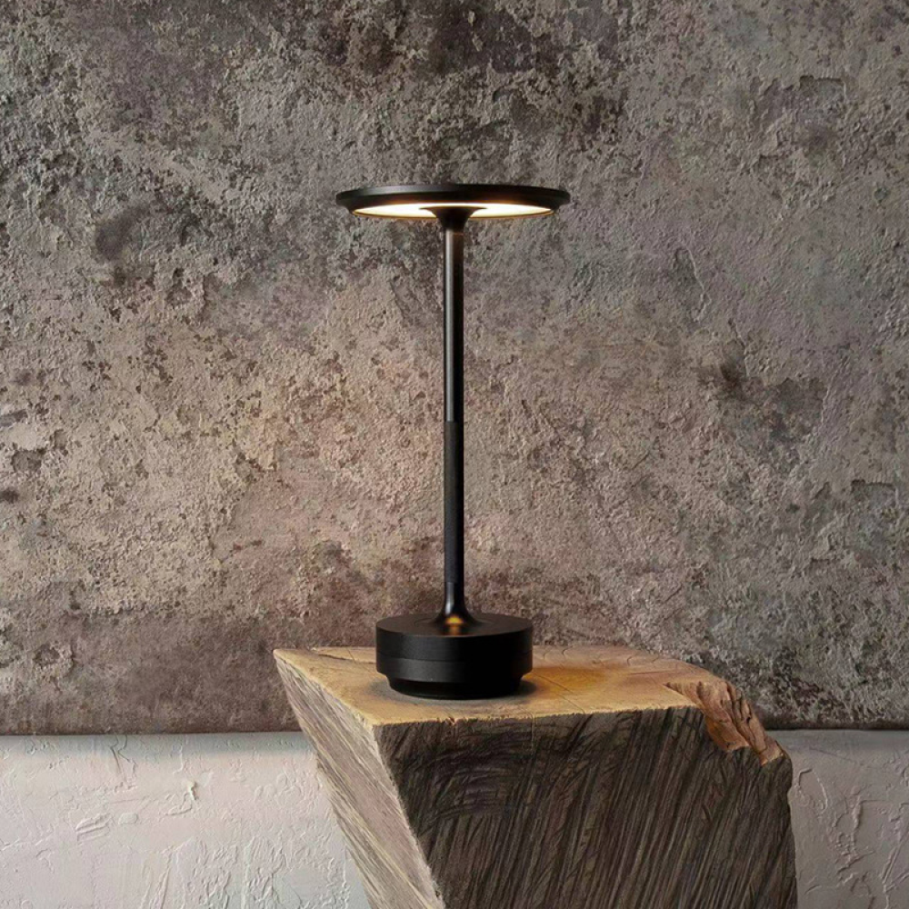 Złota bezprzewodowa, ściemnialna metalowa lampa biurkowa z możliwością ładowania przez USB - 2