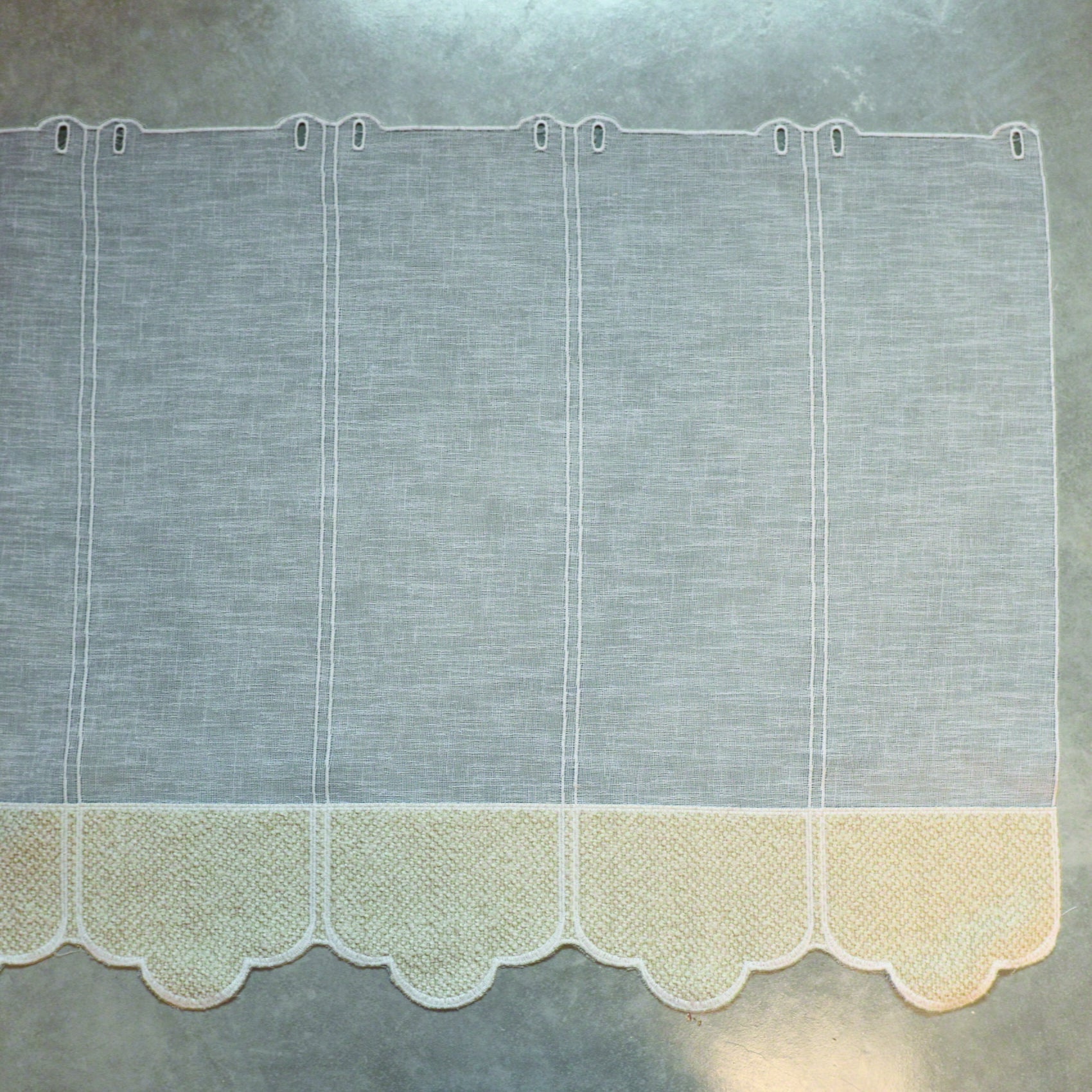 Brise bise brodé à bouclettes - Blanc - 58x 45 cm - Polyester | Leroy ...