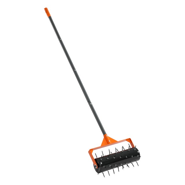 Aerateur de pelouse SucceBuy manuel 41 cm, outil a pousser pour laeration des sols compactes dans les jardins et cours, equipe de 42 pointes de 5,5 cm