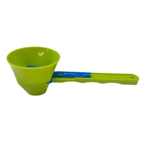 Lingura dozator pentru proteine Flippy, cu palnie culisanta, 12.5 cm, verde